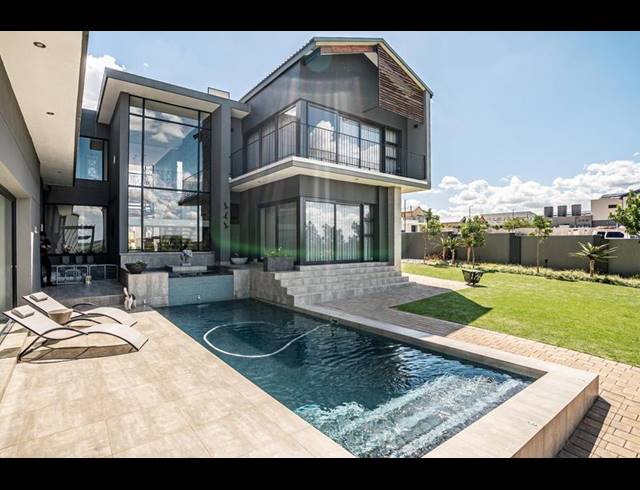 5 BEDROOM HOUSE FOR SALE IN MIDSTREAM RIDGE